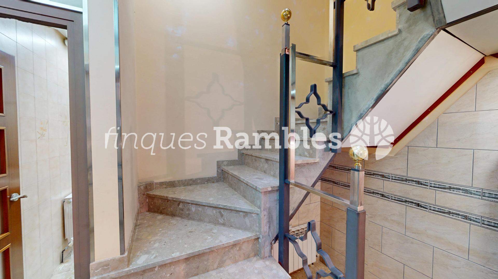 Un gran espai a ple centre d’Igualada – 11