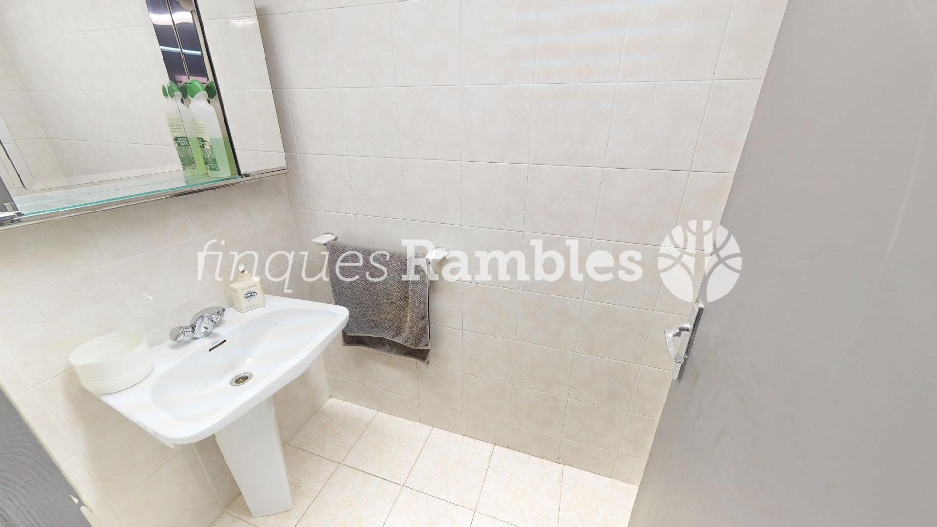 Un gran espai a ple centre d’Igualada – 17