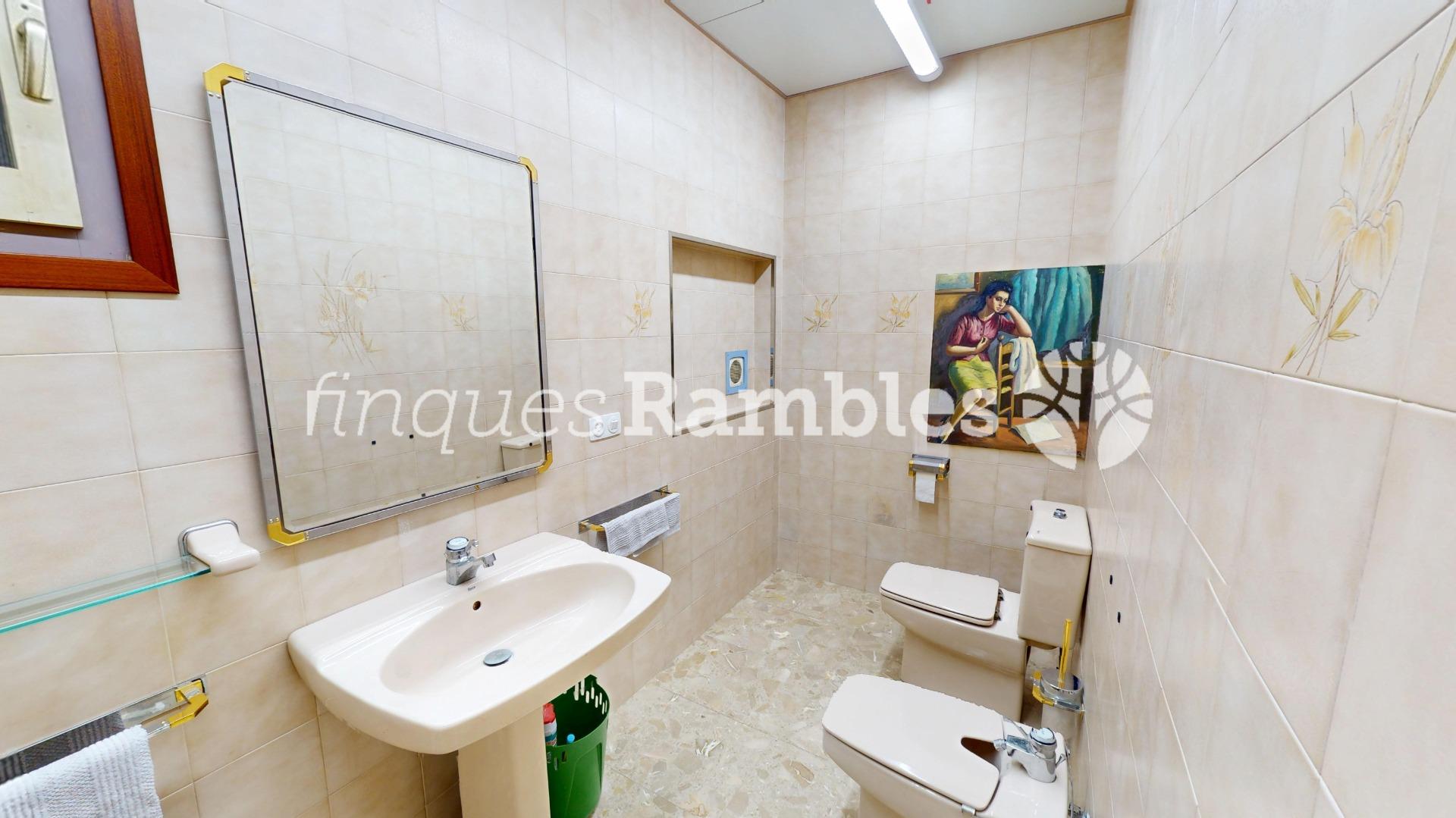 Un gran espai a ple centre d’Igualada – 18