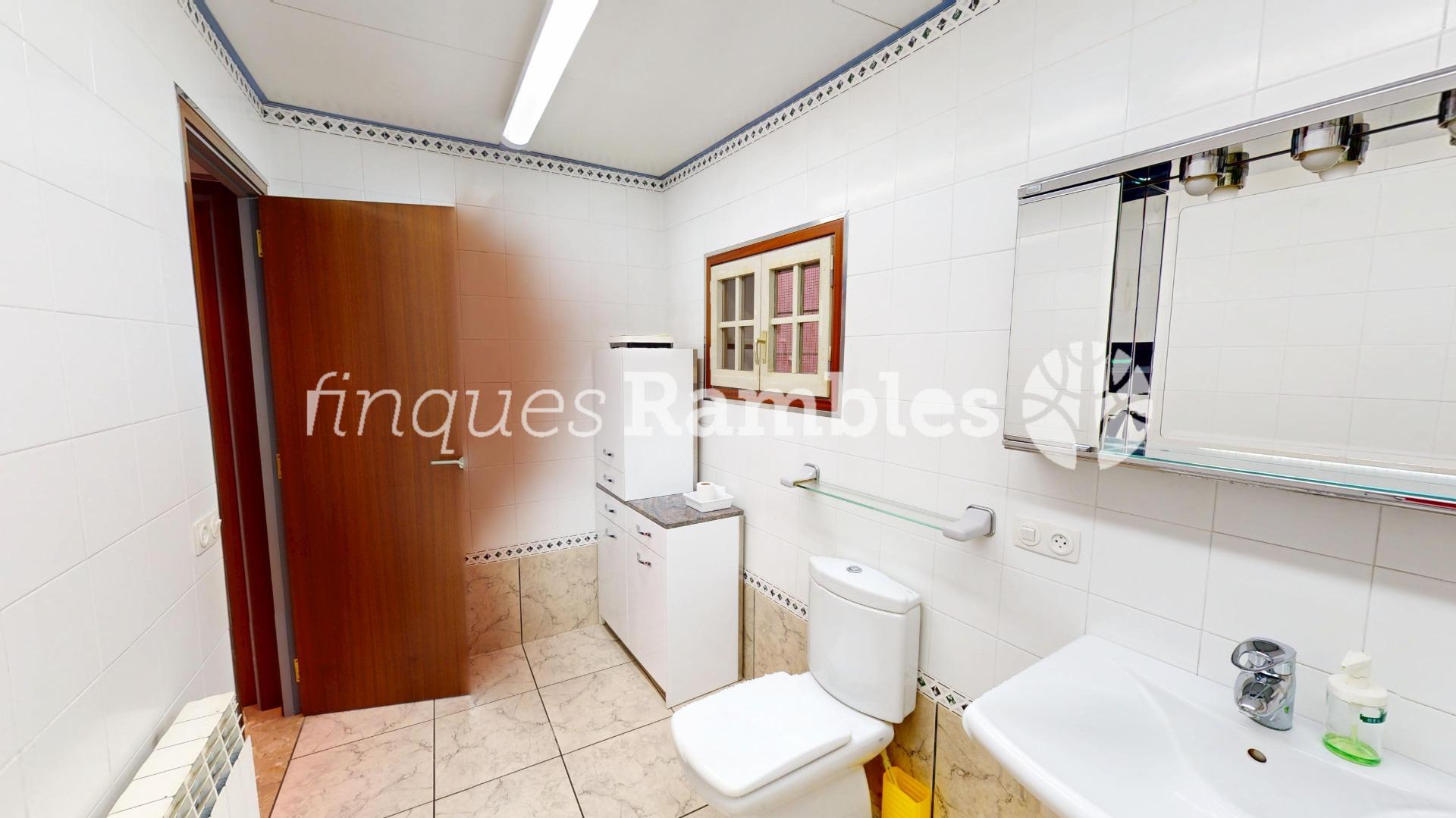 Un gran espai a ple centre d’Igualada – 25