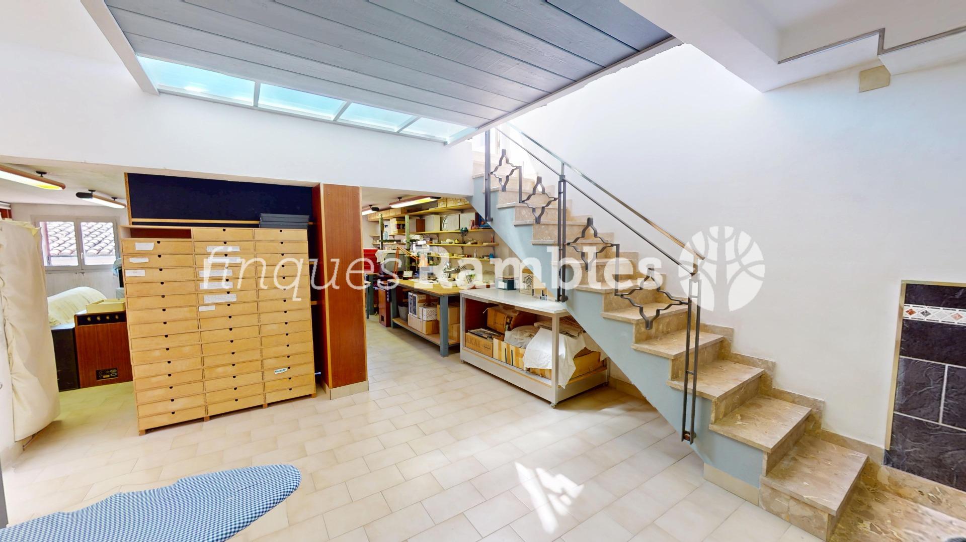 Un gran espai a ple centre d’Igualada – 27