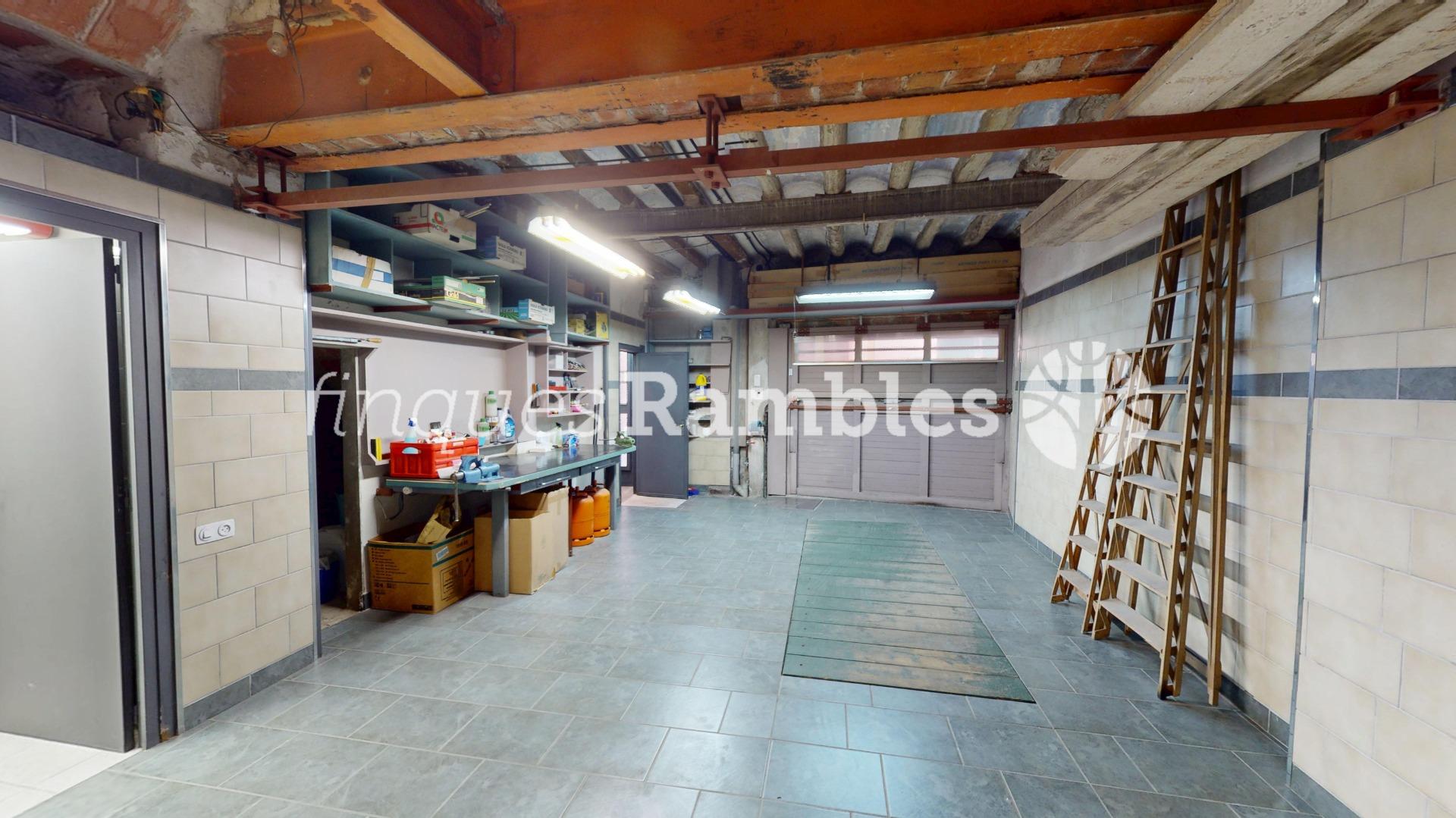 Un gran espai a ple centre d’Igualada – 34