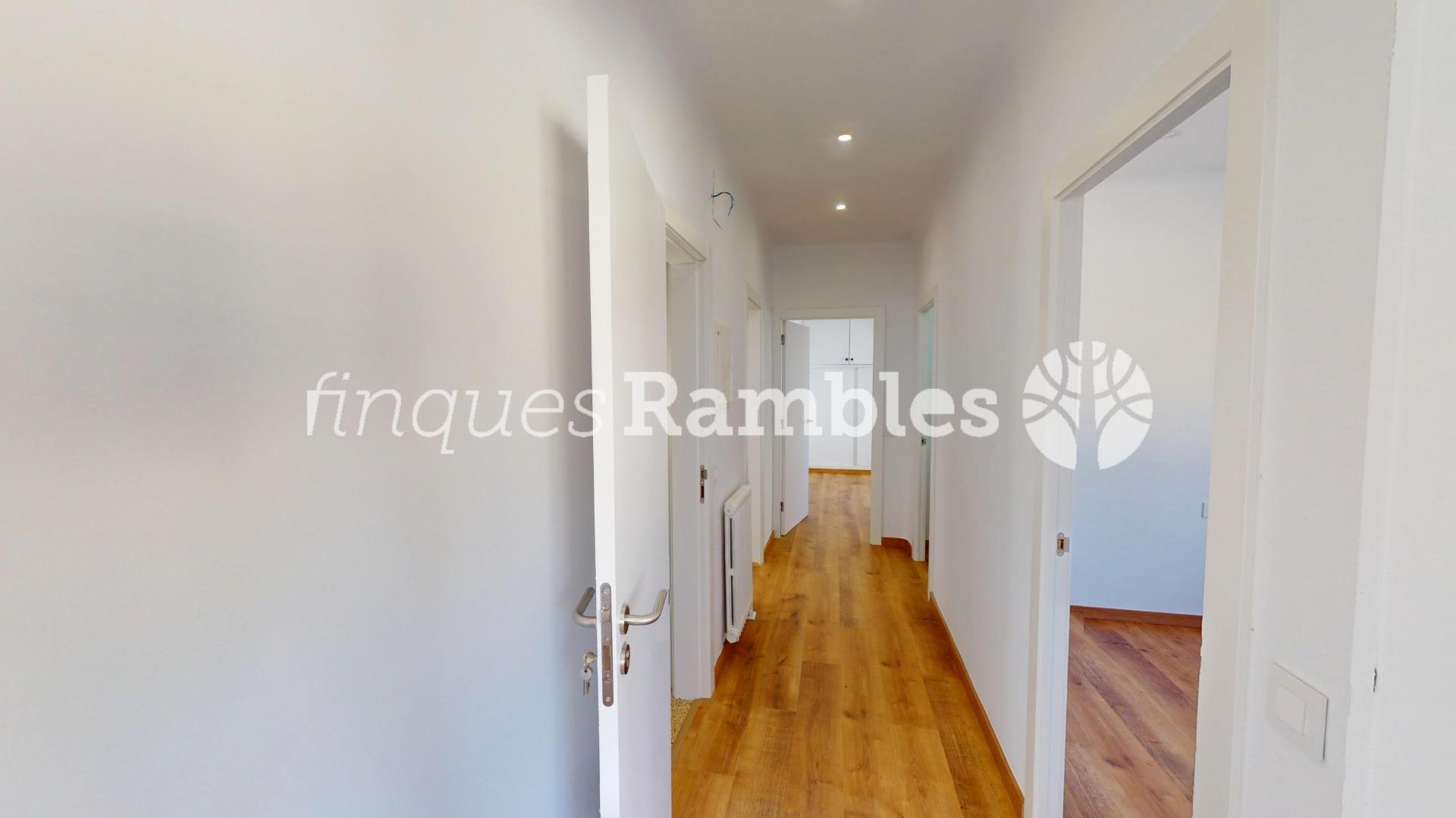 CASA CON GRAN ALMACÉN, CENTRO VILANOVA – 15