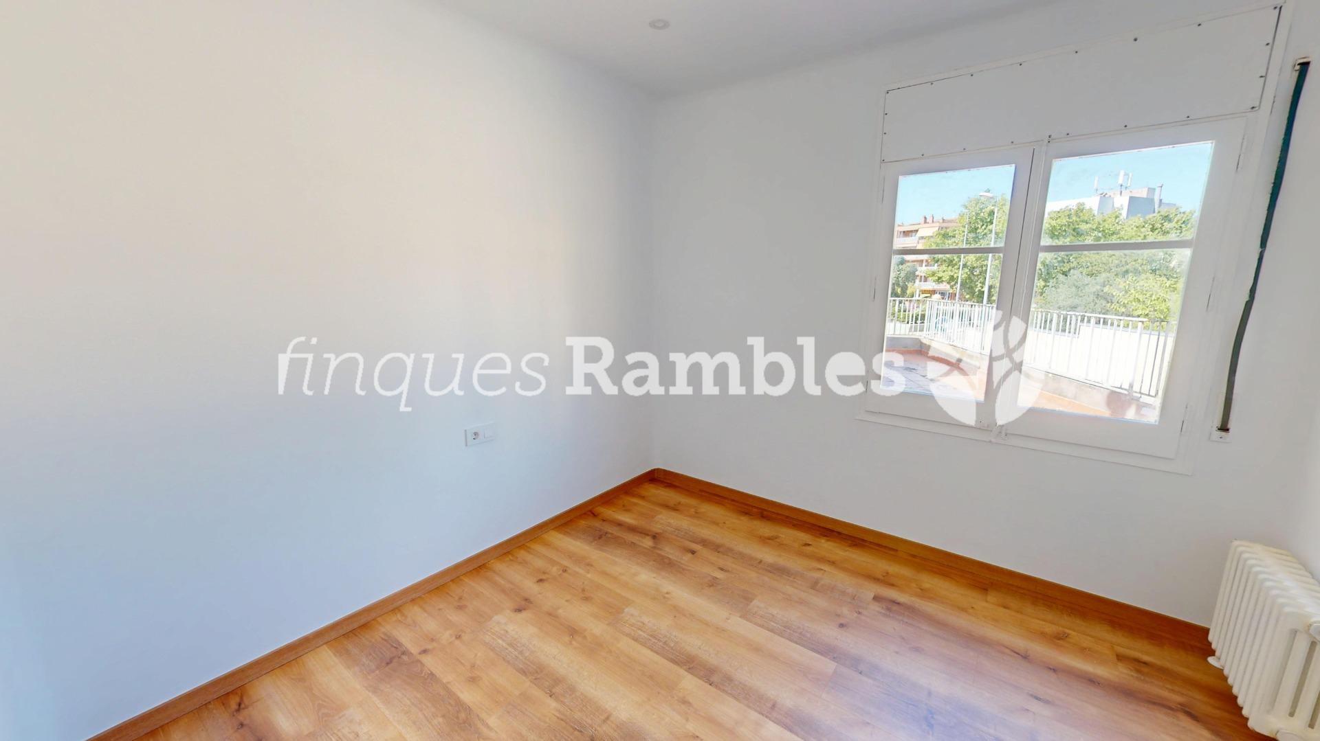 CASA CON GRAN ALMACÉN, CENTRO VILANOVA – 16