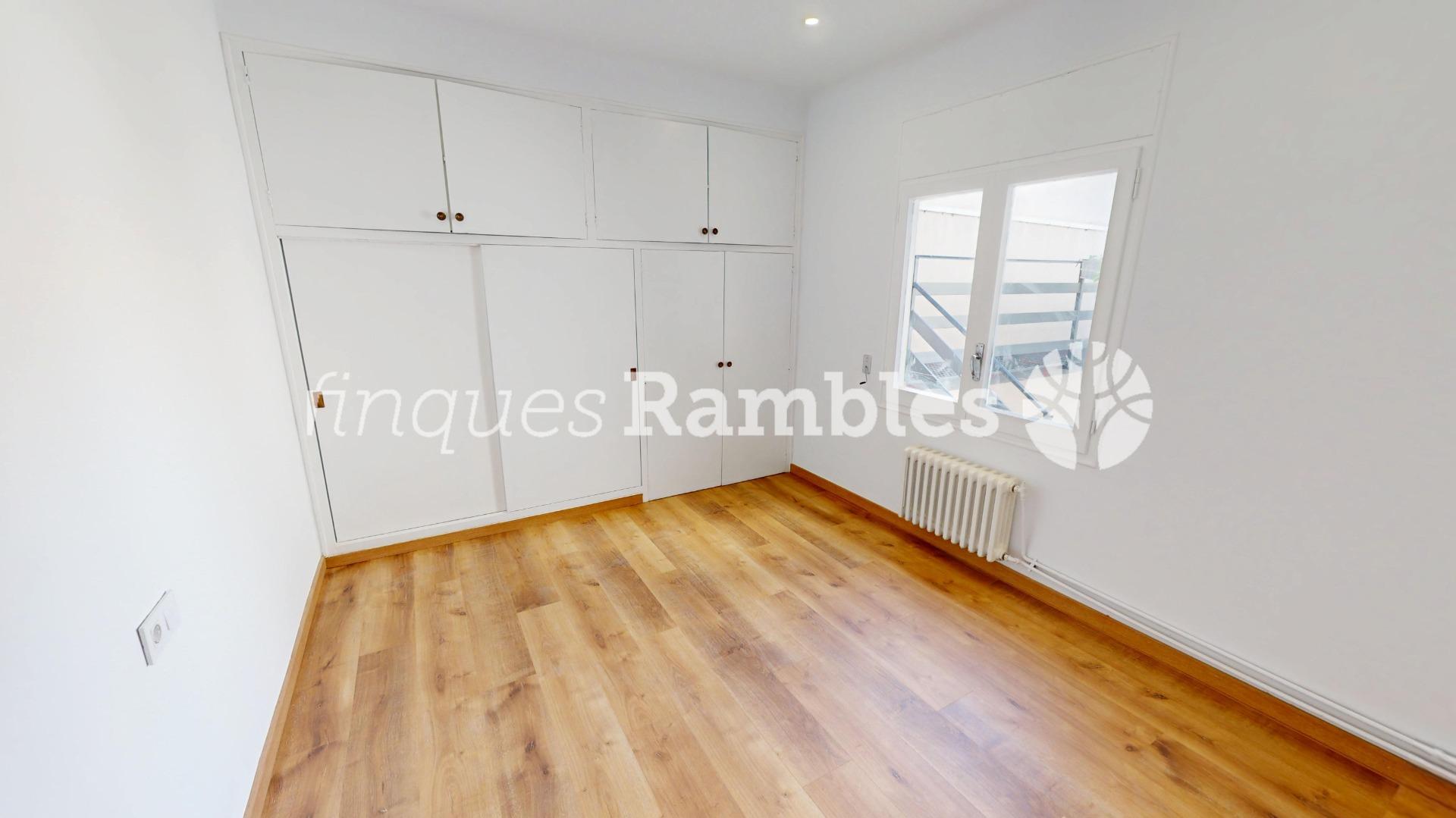 CASA CON GRAN ALMACÉN, CENTRO VILANOVA – 20