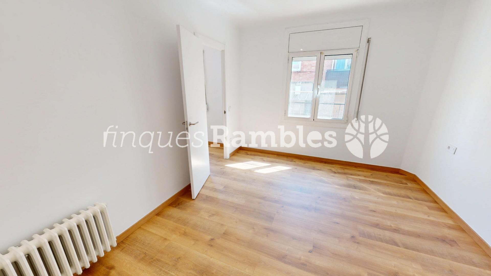 CASA CON GRAN ALMACÉN, CENTRO VILANOVA – 7