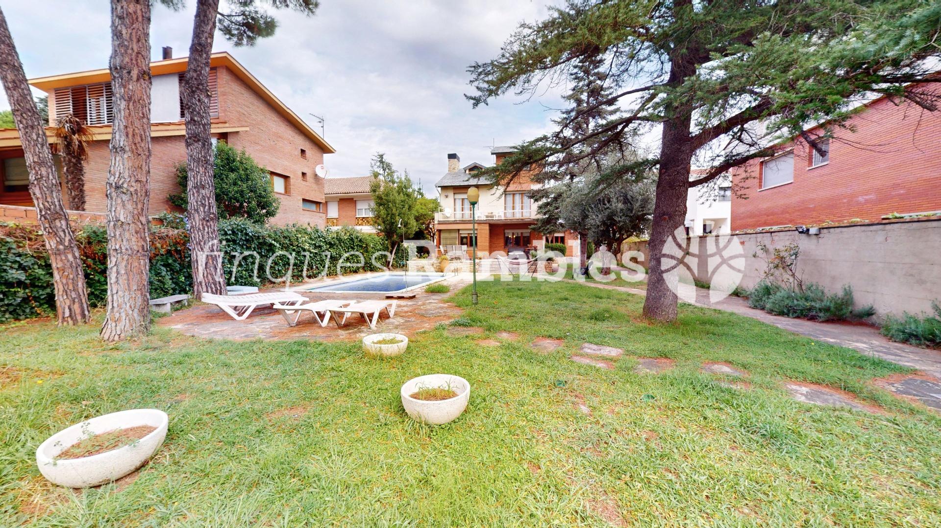 PRECIOSA TORRE AMB GRAN JARDÍ I PISCINA A SET CAMINS – 1 PRECIOSA TORRE AMB GRAN JARDÍ I PISCINA A SET CAMINS