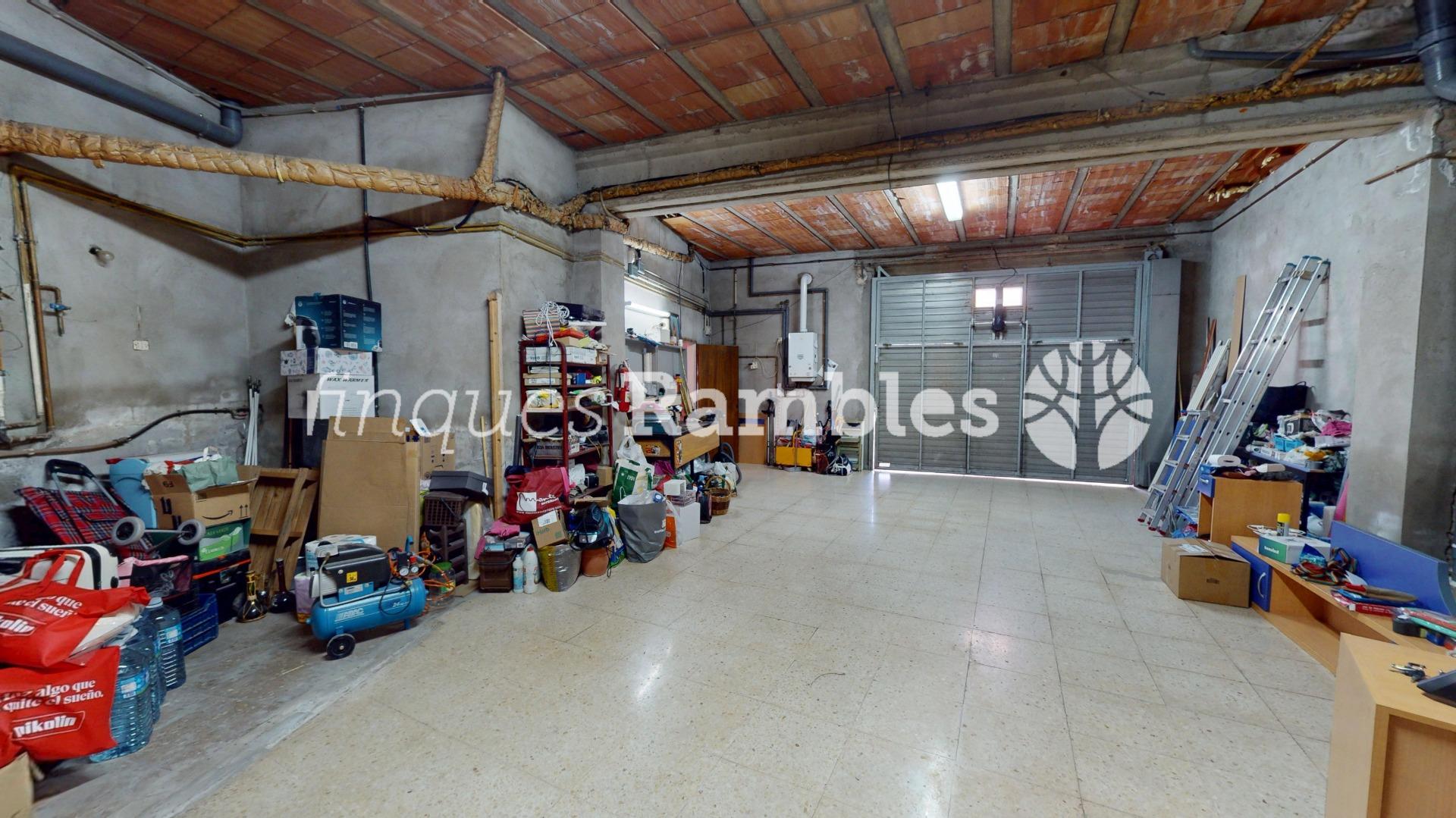 CASA MULTIFAMILIAR EN SANTA MARGARITA DE MONTBUI – 57