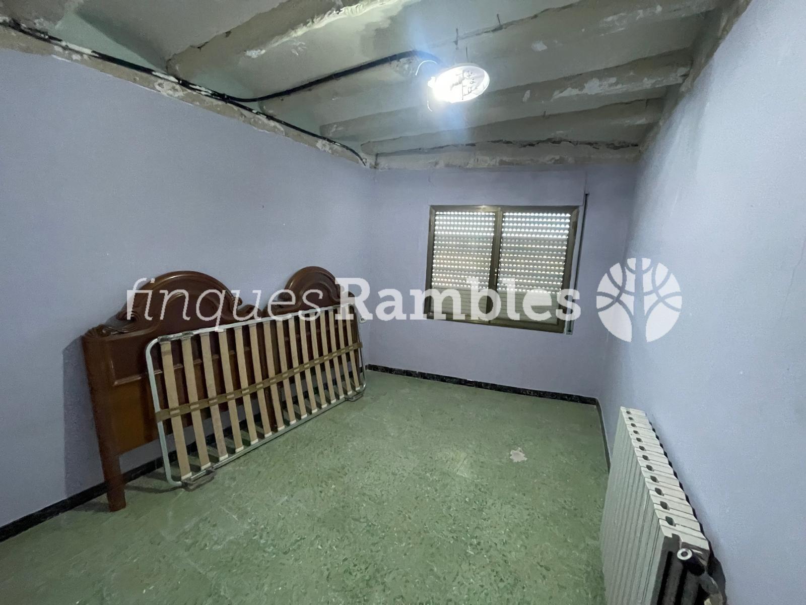 CASA DE POBLE AMB GRANS POSSIBILITATS A MONTMANEU, A POCS MINUTS D’IGUALADA – 11