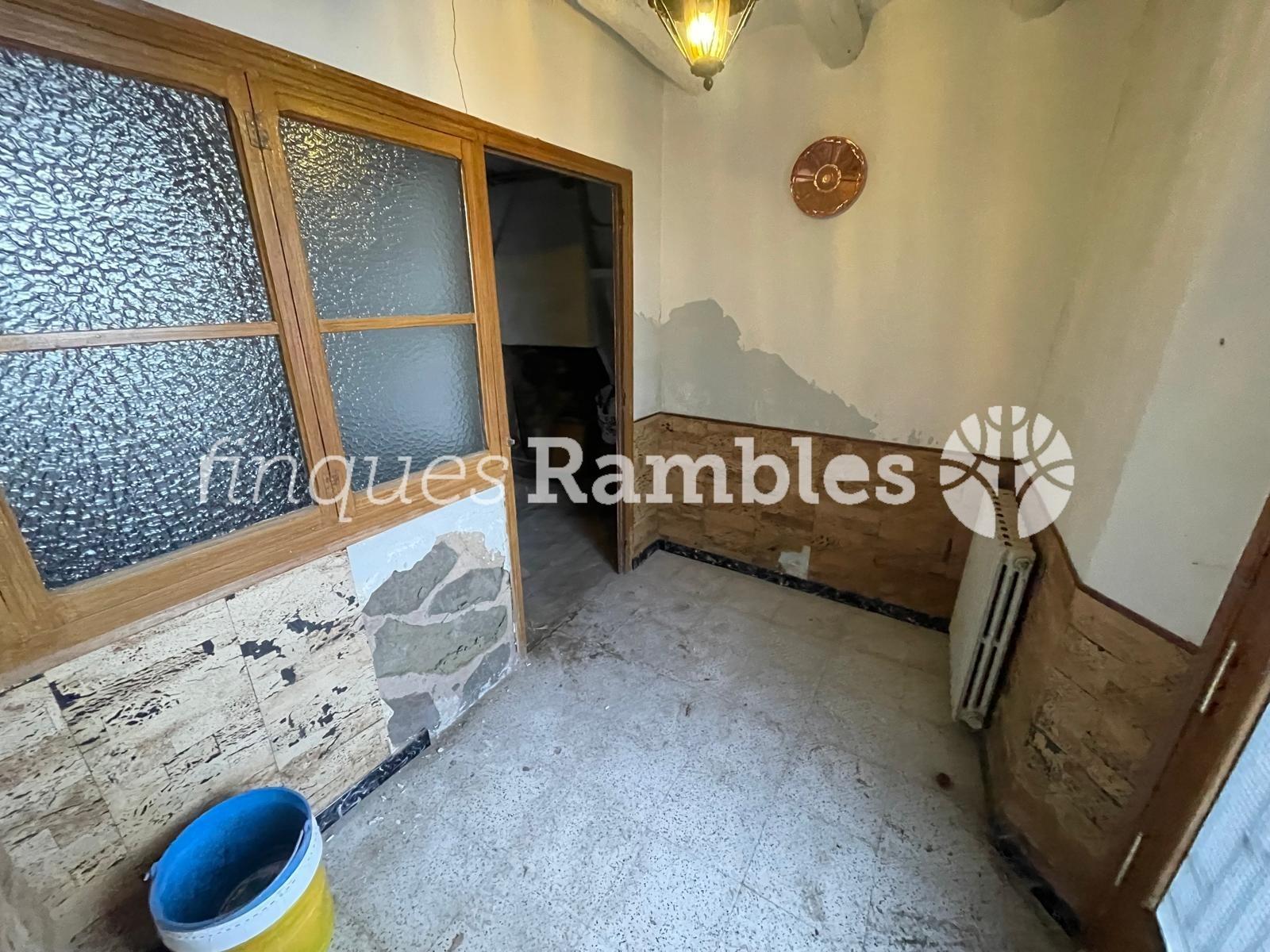 CASA DE POBLE AMB GRANS POSSIBILITATS A MONTMANEU, A POCS MINUTS D’IGUALADA – 15