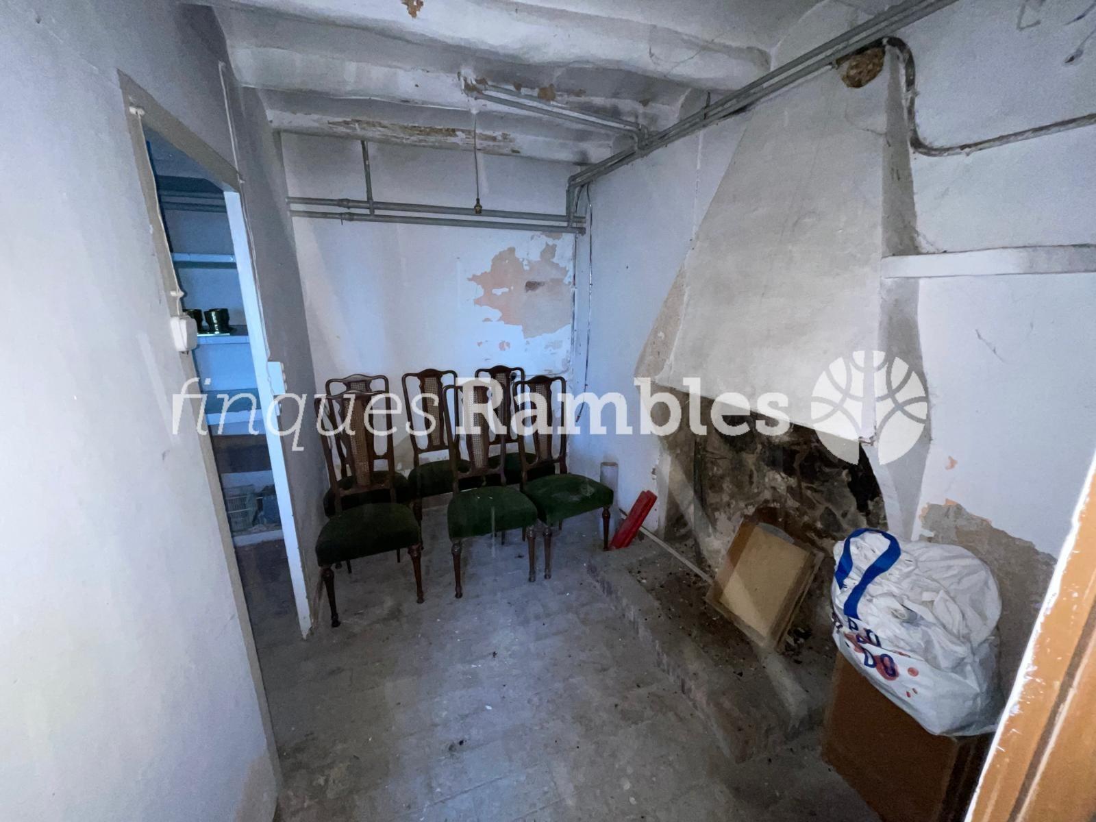 CASA DE POBLE AMB GRANS POSSIBILITATS A MONTMANEU, A POCS MINUTS D’IGUALADA – 16