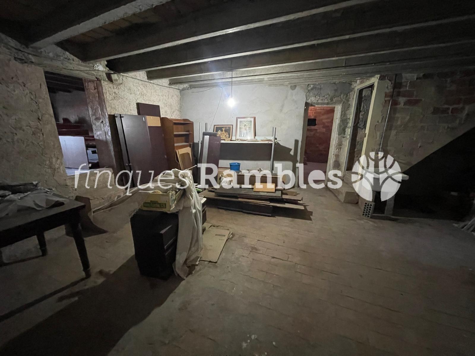 CASA DE POBLE AMB GRANS POSSIBILITATS A MONTMANEU, A POCS MINUTS D’IGUALADA – 21