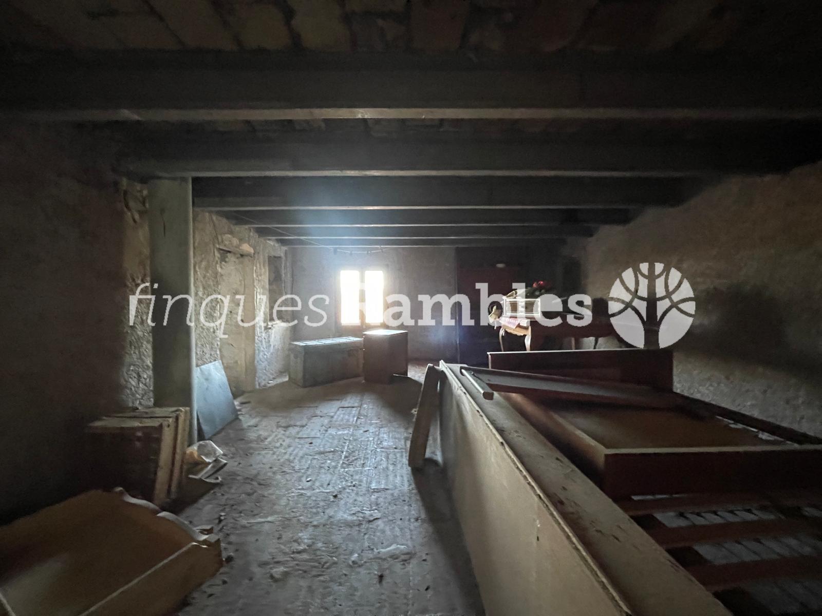 CASA DE POBLE AMB GRANS POSSIBILITATS A MONTMANEU, A POCS MINUTS D’IGUALADA – 23