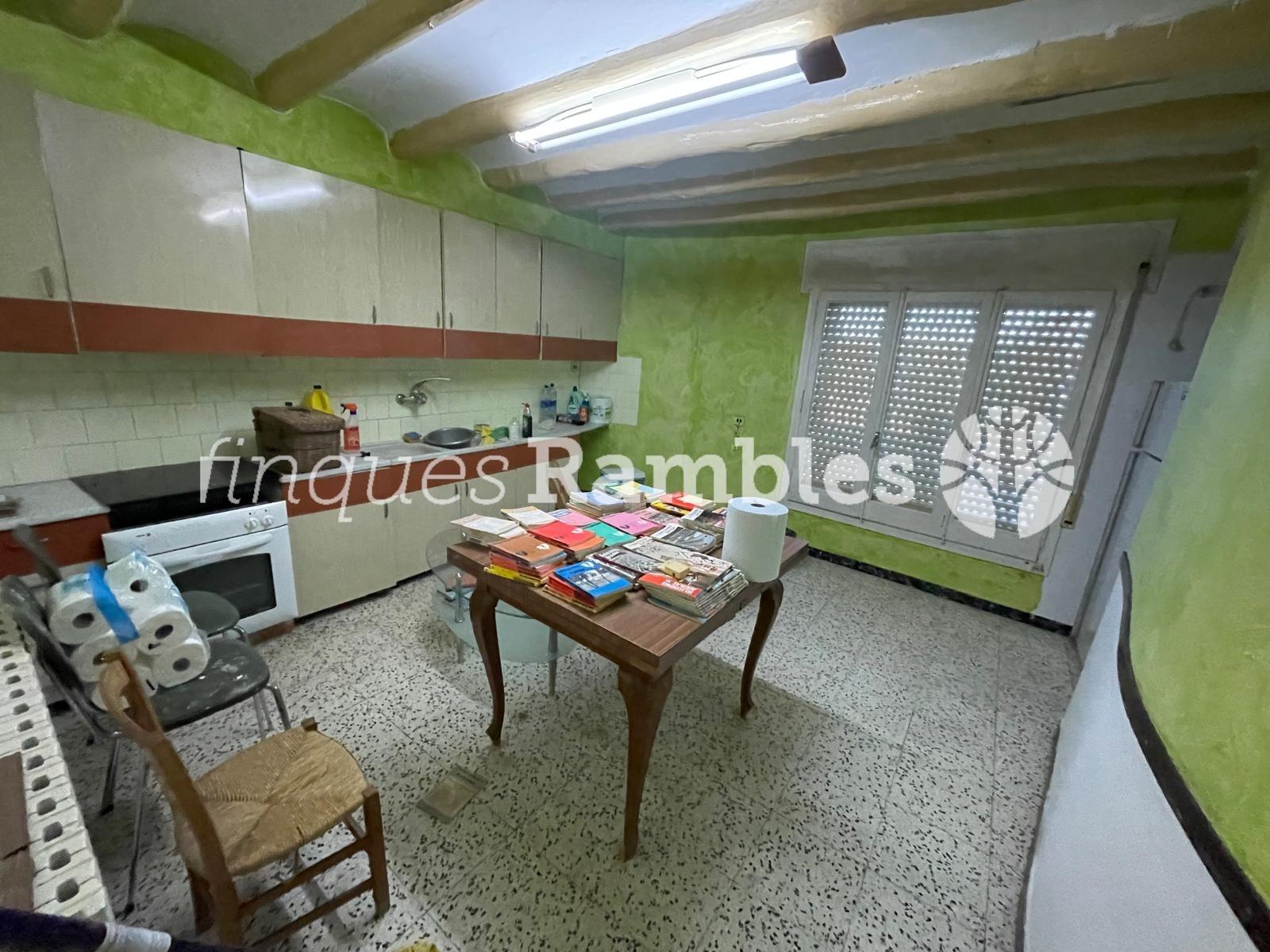 CASA DE POBLE AMB GRANS POSSIBILITATS A MONTMANEU, A POCS MINUTS D’IGUALADA – 6