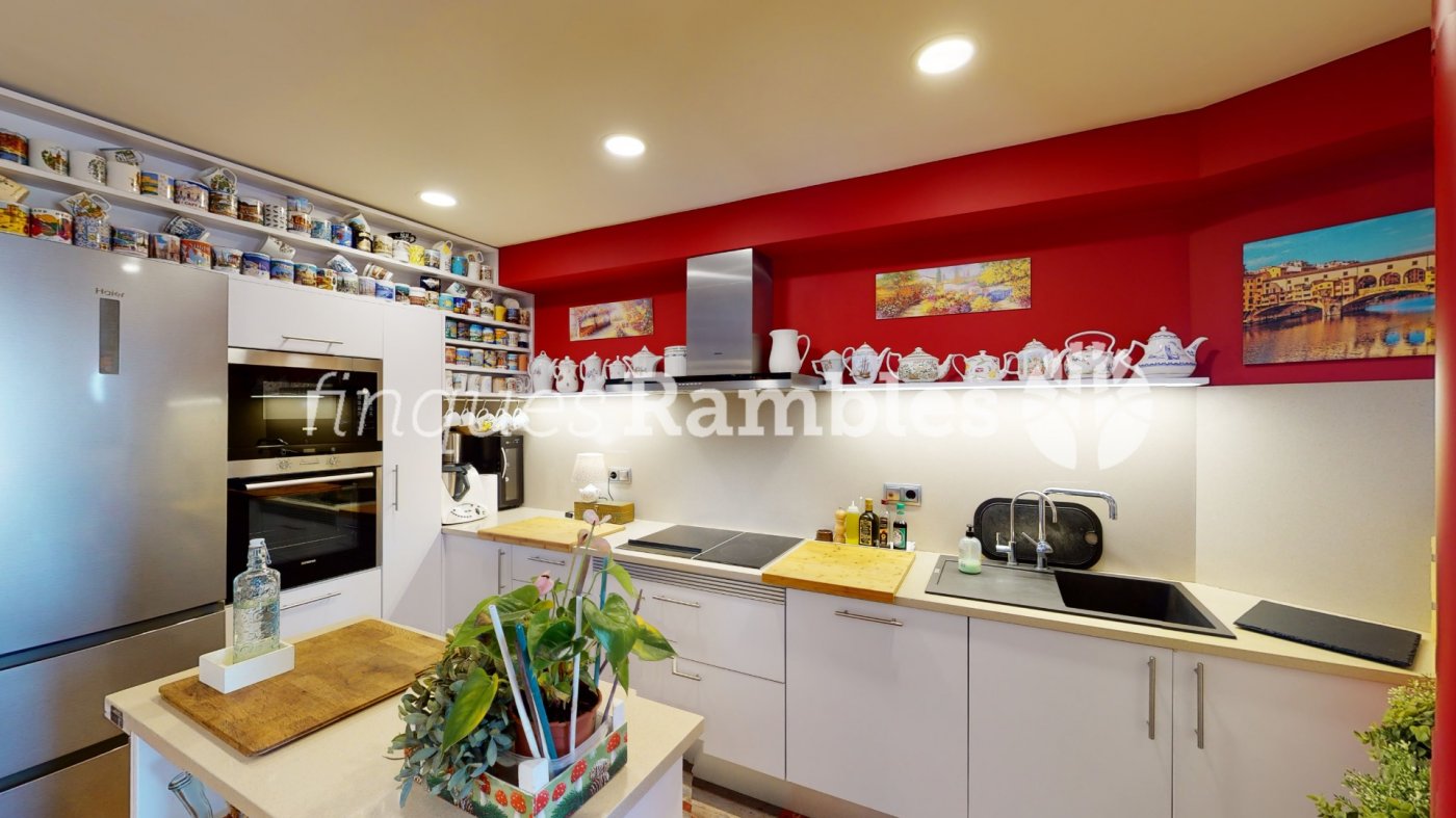 PIS REFORMAT ZONA POBLE SEC – 13