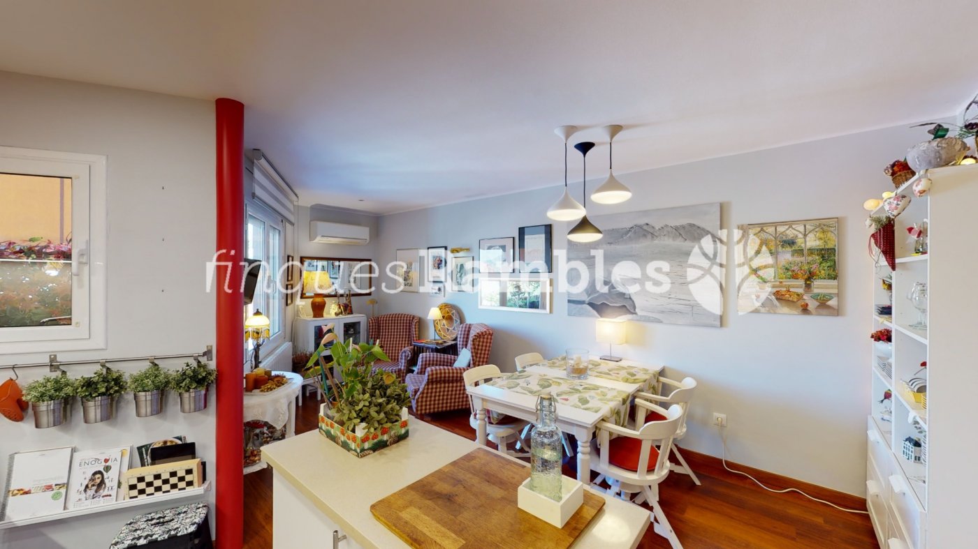 PIS REFORMAT ZONA POBLE SEC – 14