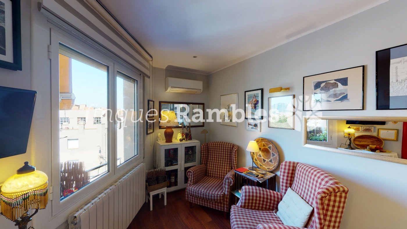 PIS REFORMAT ZONA POBLE SEC – 16