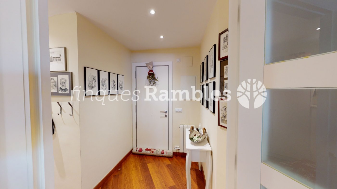 PIS REFORMAT ZONA POBLE SEC – 17