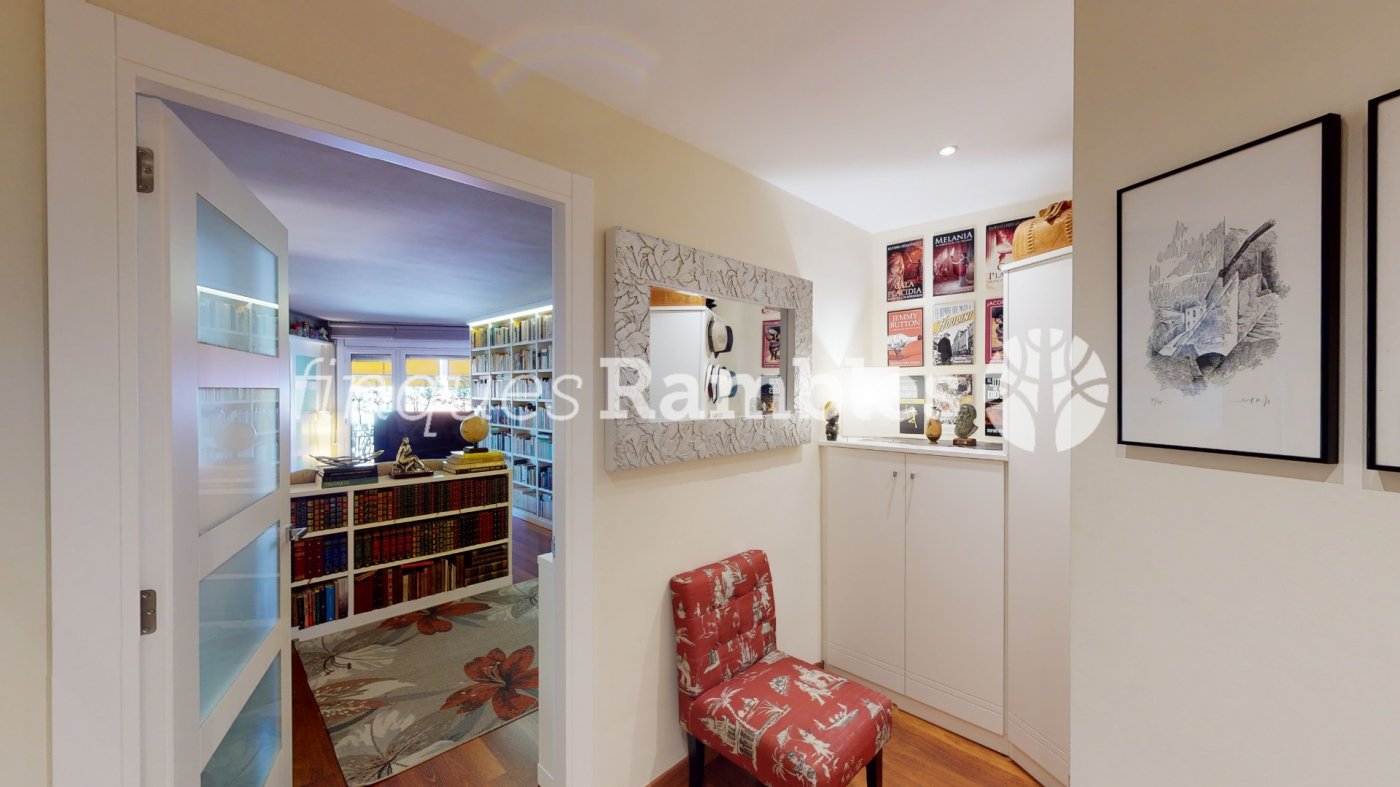 PIS REFORMAT ZONA POBLE SEC – 18