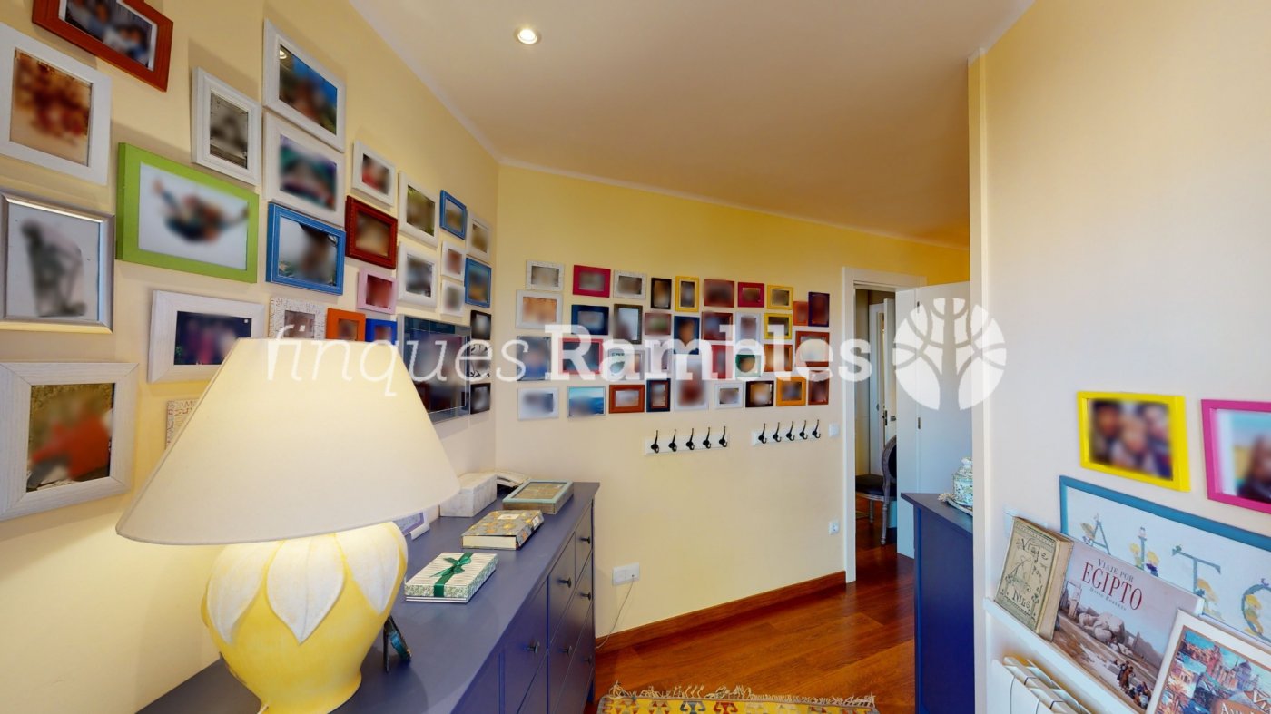 PIS REFORMAT ZONA POBLE SEC – 24