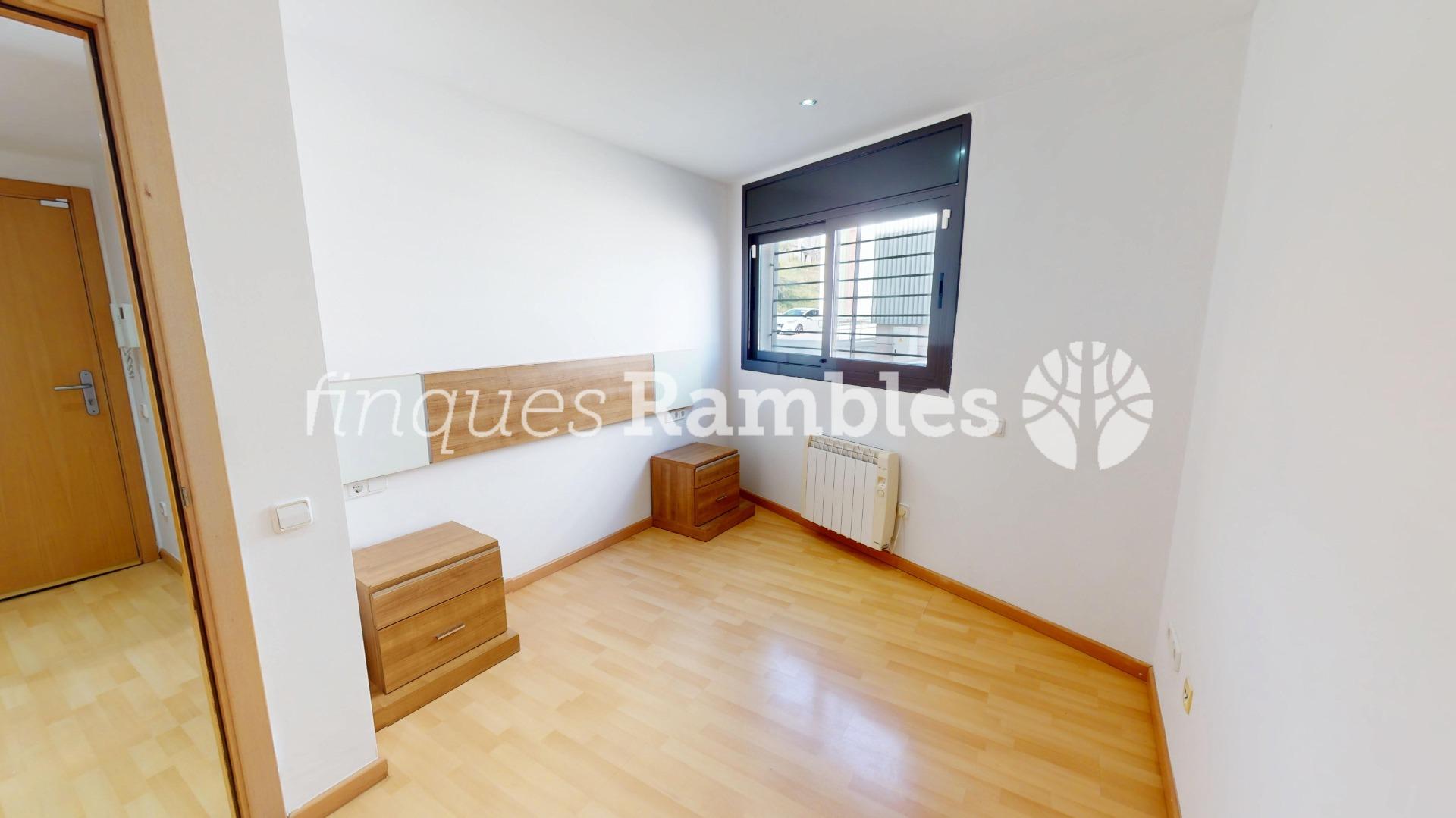 Independitza’t amb terrassa i vistes! – 11