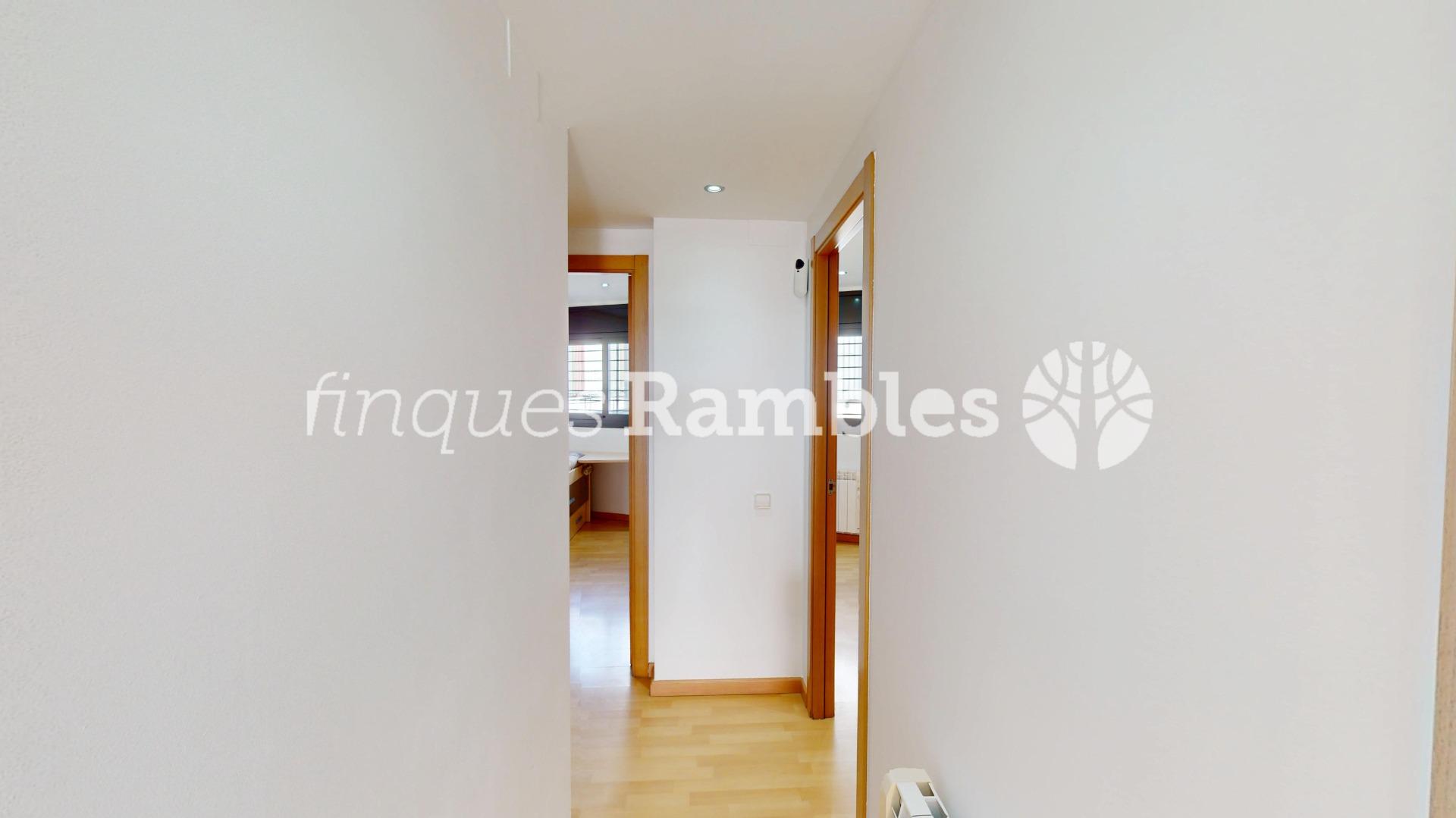 Independitza’t amb terrassa i vistes! – 14