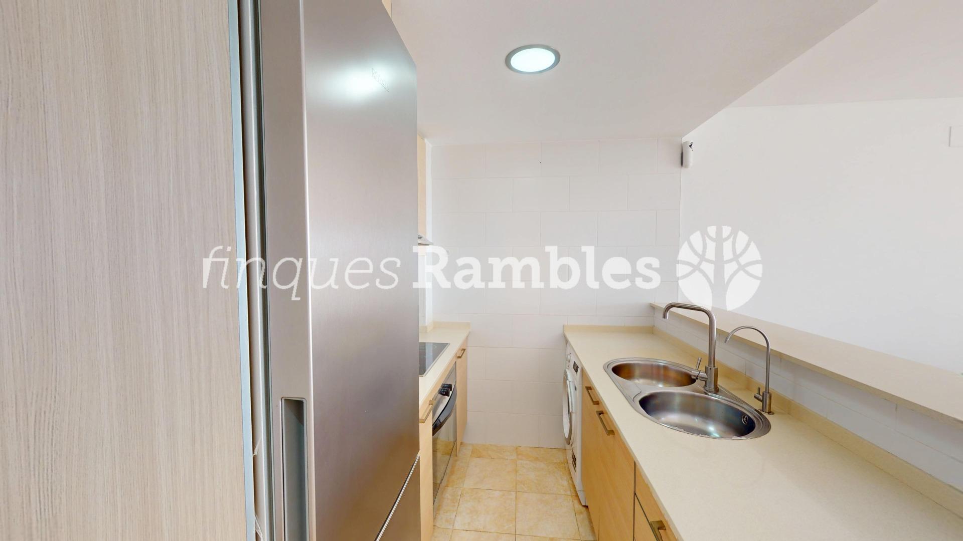 Independitza’t amb terrassa i vistes! – 17