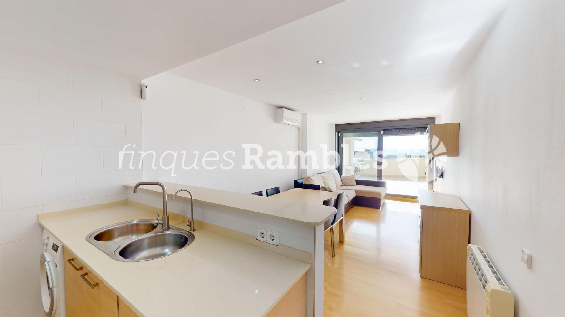 Independitza’t amb terrassa i vistes! – 3