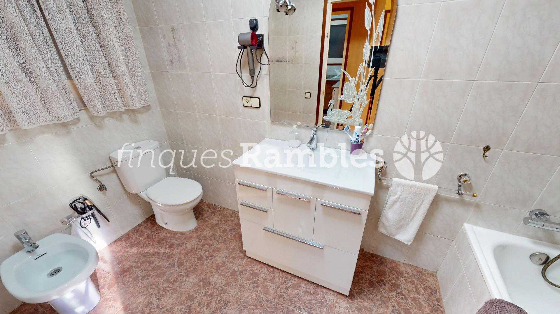 Preu Competitiu per a pis pràctic de 3 habitacions a Santa Margarida de Montbui – 12