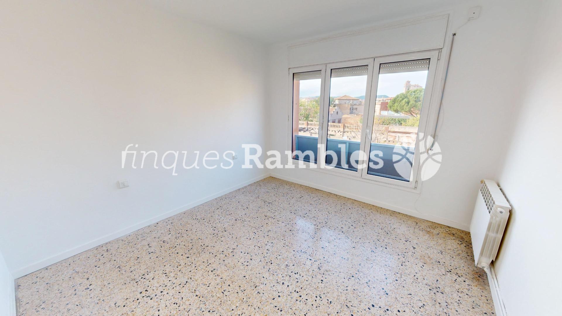 PIS AL CENTRE D´IGUALADA AMB BONES VISTES – 10