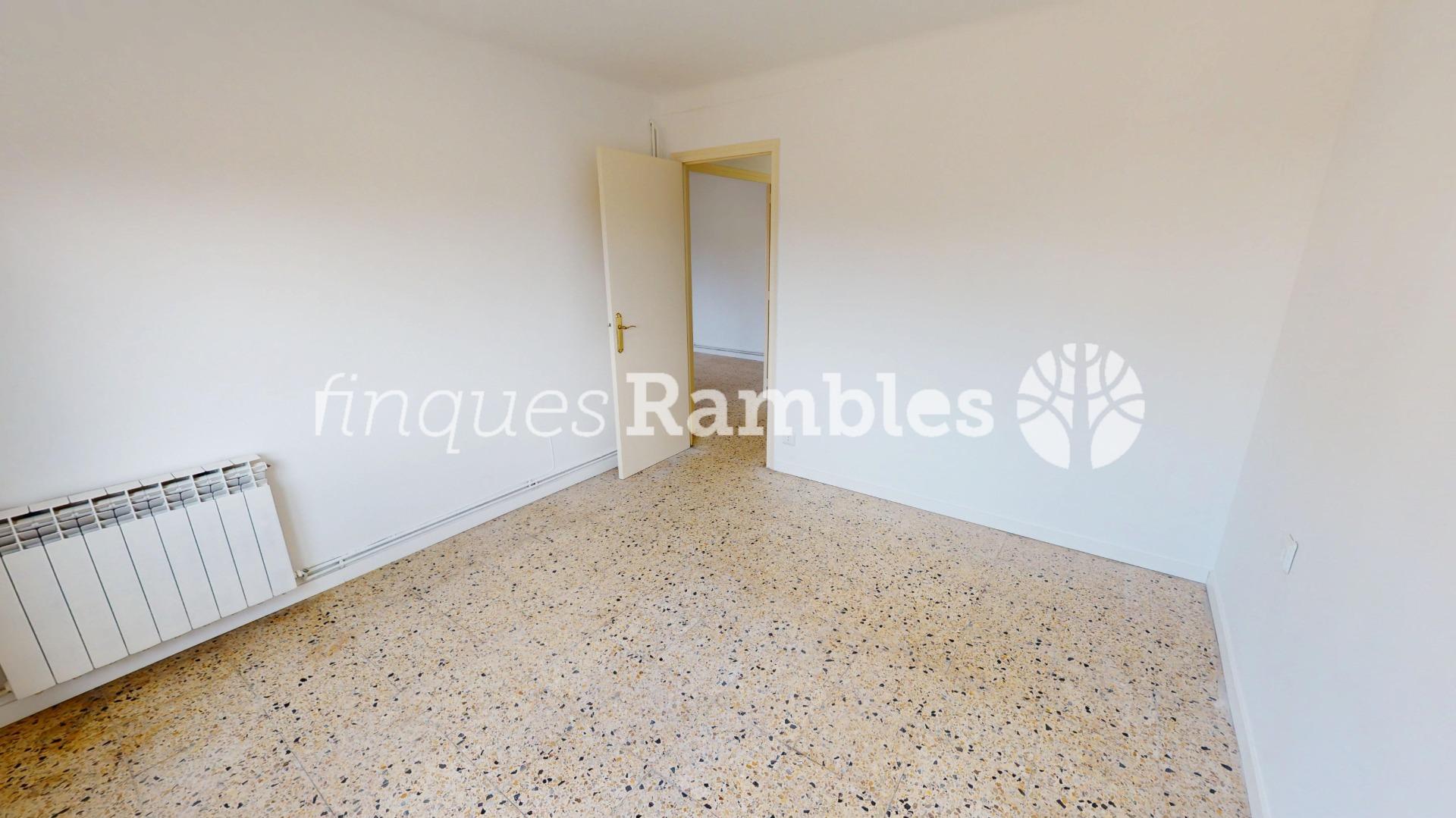 PIS AL CENTRE D´IGUALADA AMB BONES VISTES – 11