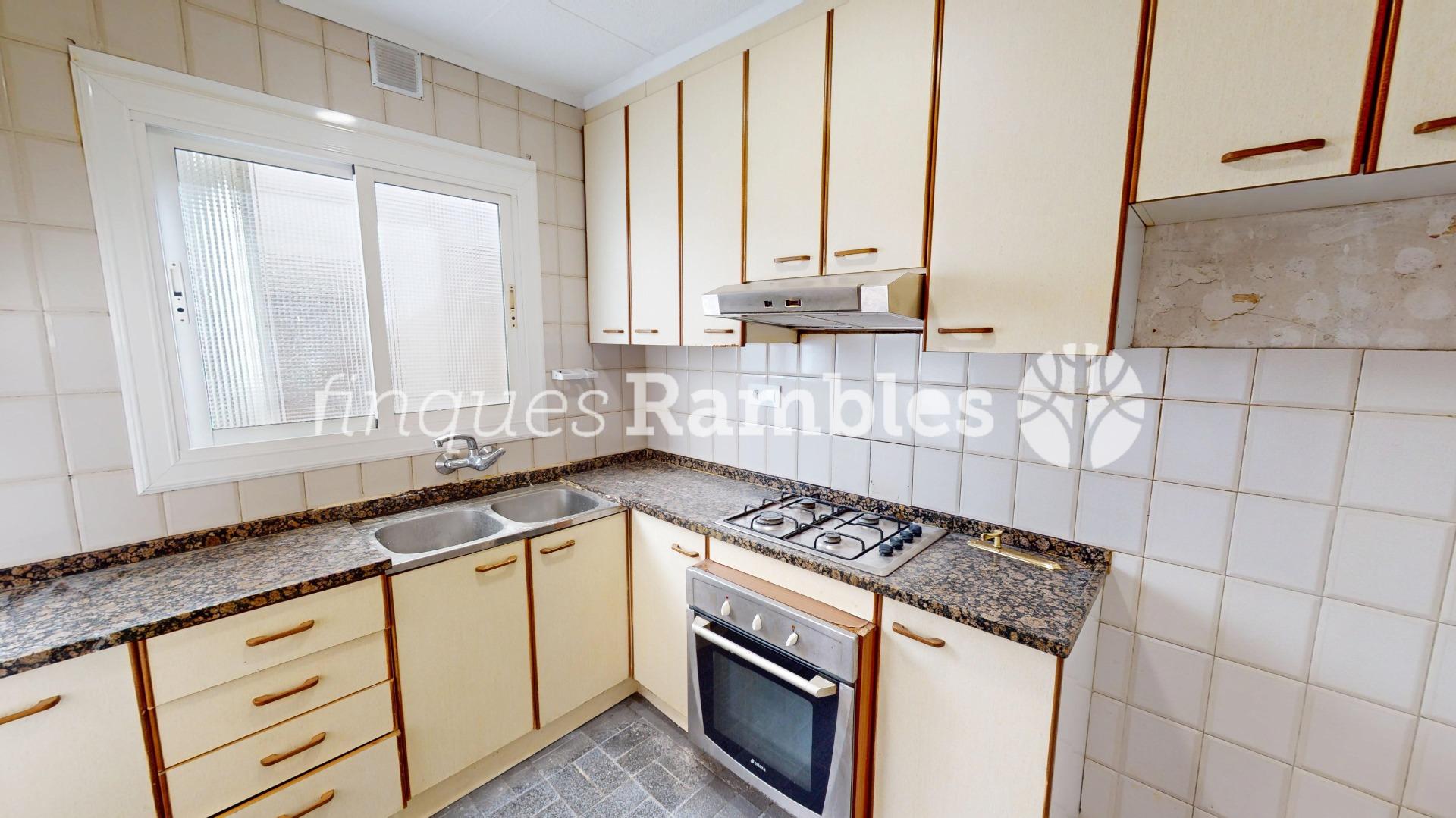 PIS AL CENTRE D´IGUALADA AMB BONES VISTES – 12