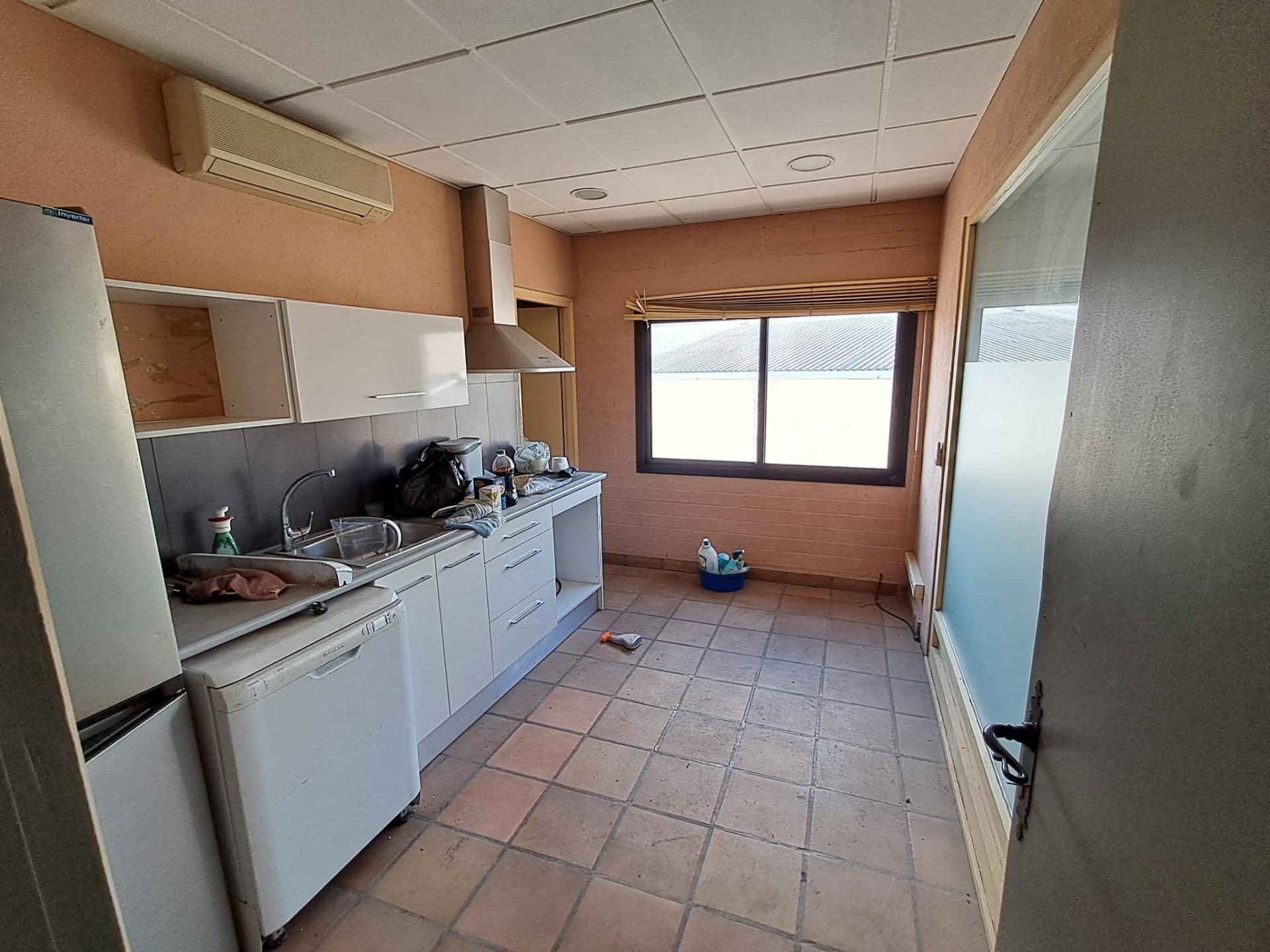 NAVE EN VENTA EN POLÍGONO IND. LES COMES – 5