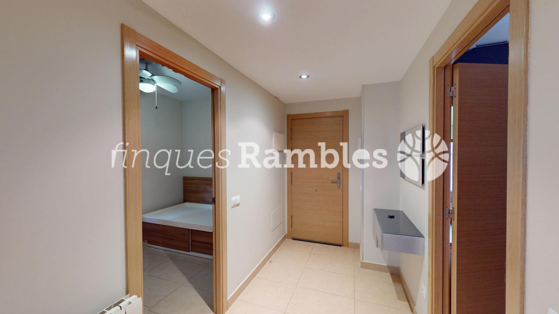 MAGNIFIC PIS EN VENTA AL BARRI DE LES FLORS – 10