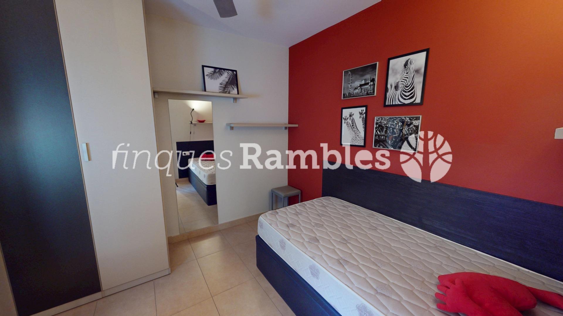 MAGNIFIC PIS EN VENTA AL BARRI DE LES FLORS – 13