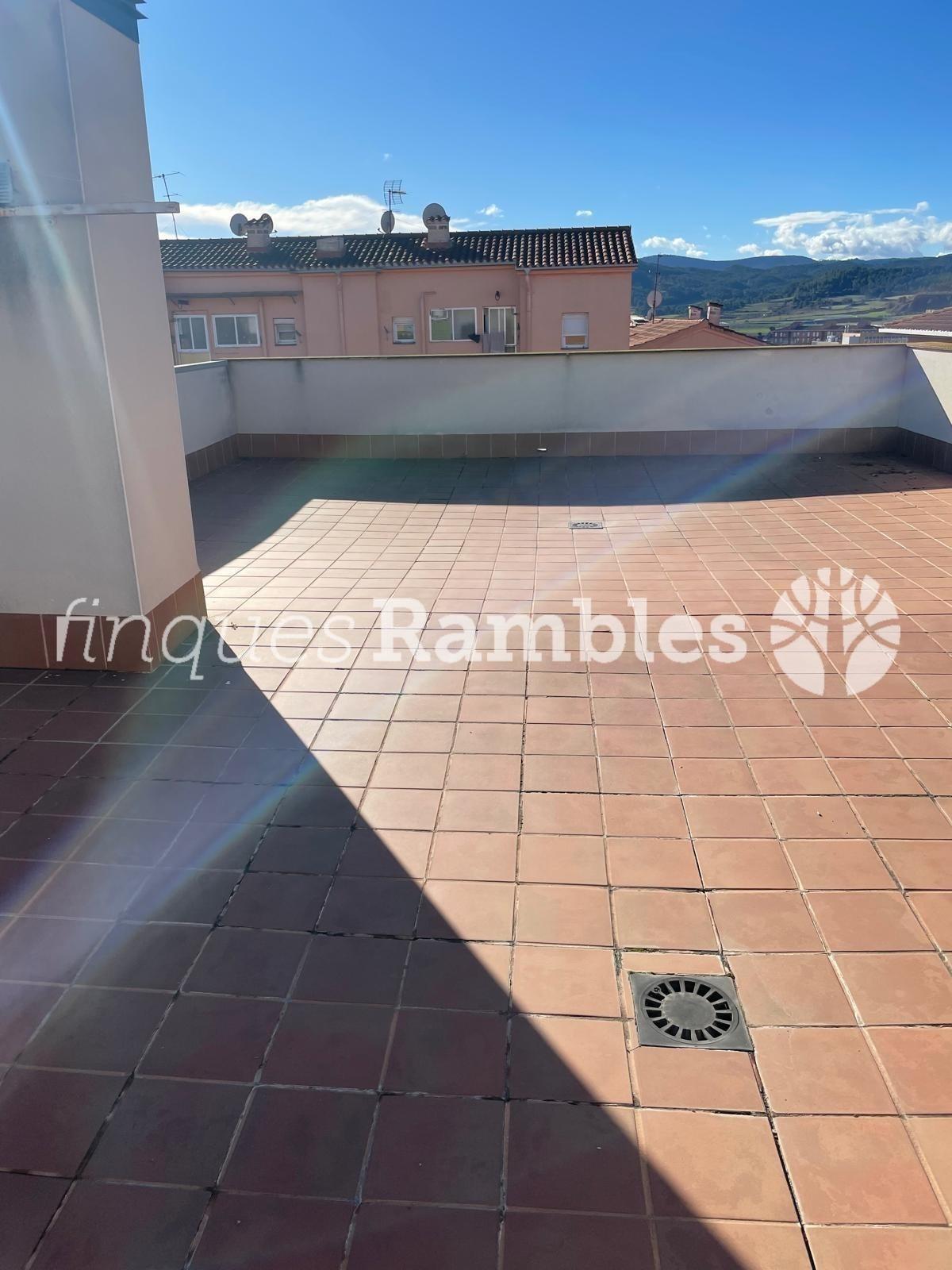 MAGNIFIC PIS EN VENTA AL BARRI DE LES FLORS – 23