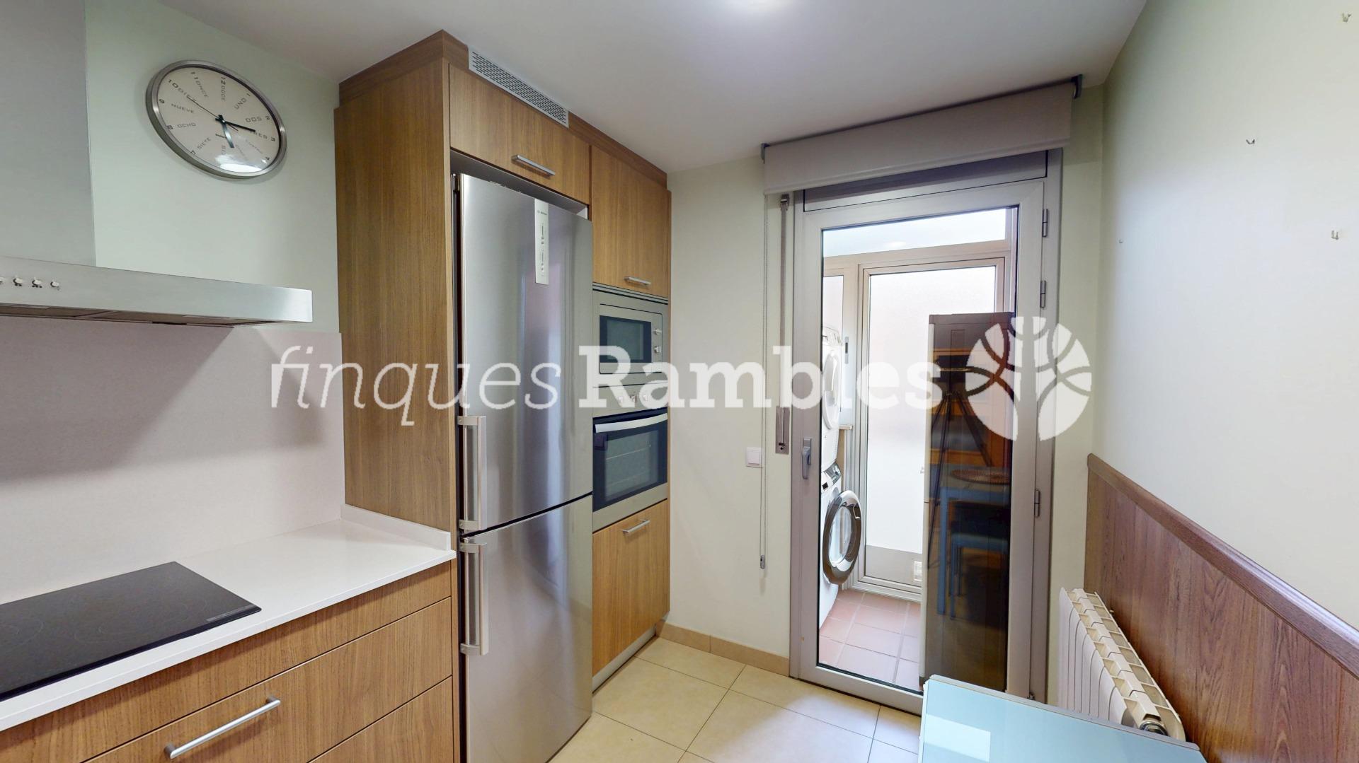 MAGNIFIC PIS EN VENTA AL BARRI DE LES FLORS – 6