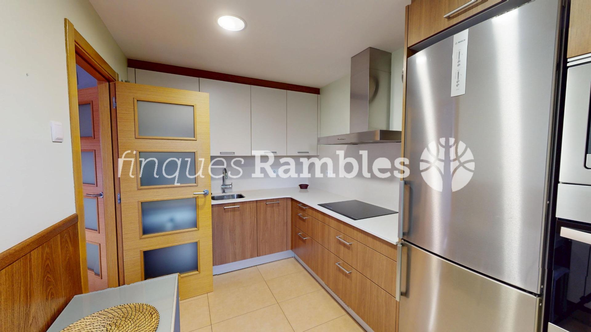 MAGNIFIC PIS EN VENTA AL BARRI DE LES FLORS – 7