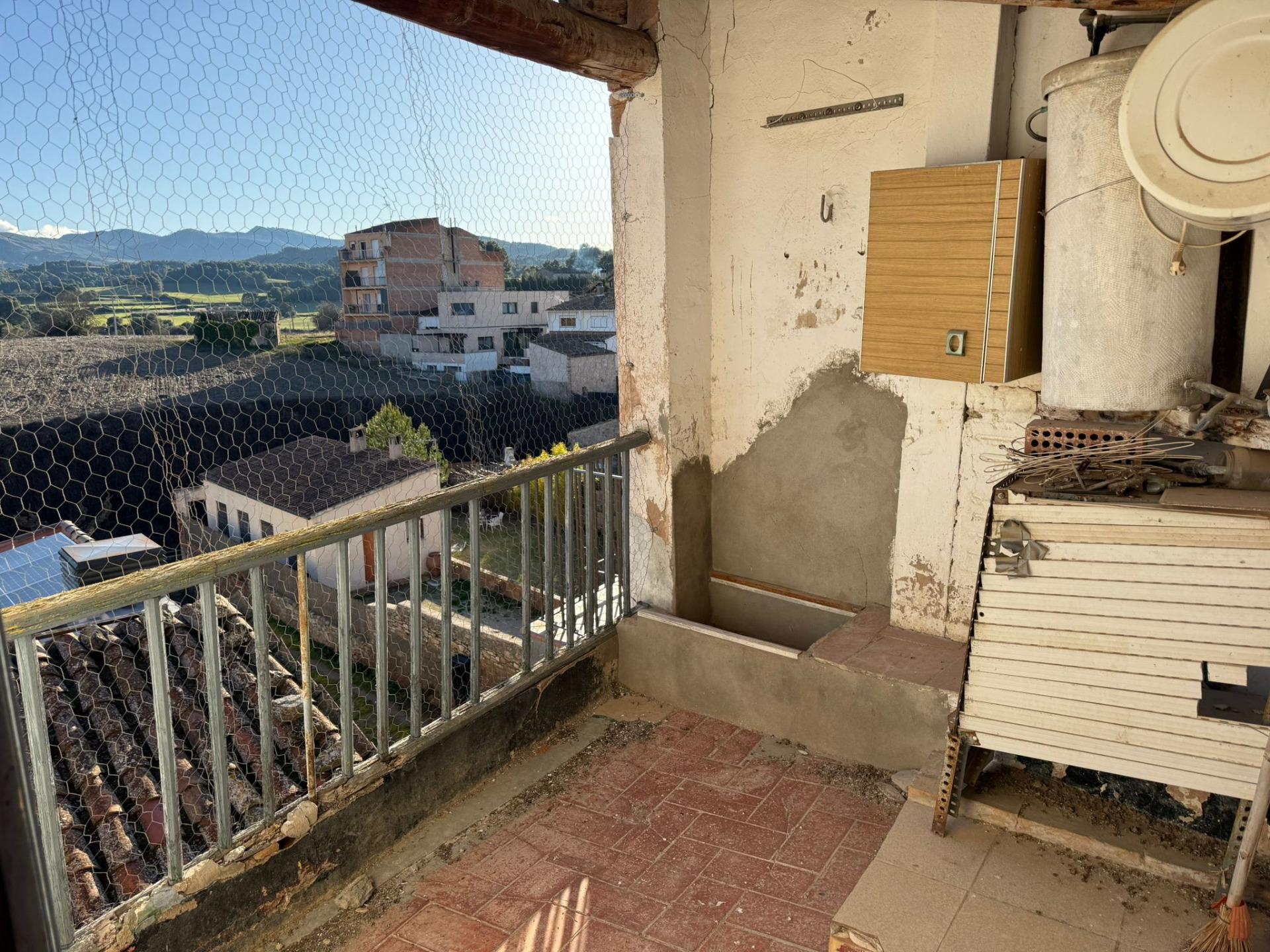 CASA AMB GARATGE I DOS PISOS INDEPENDENTS A SANT MARTÍ DE TOUS! – 28