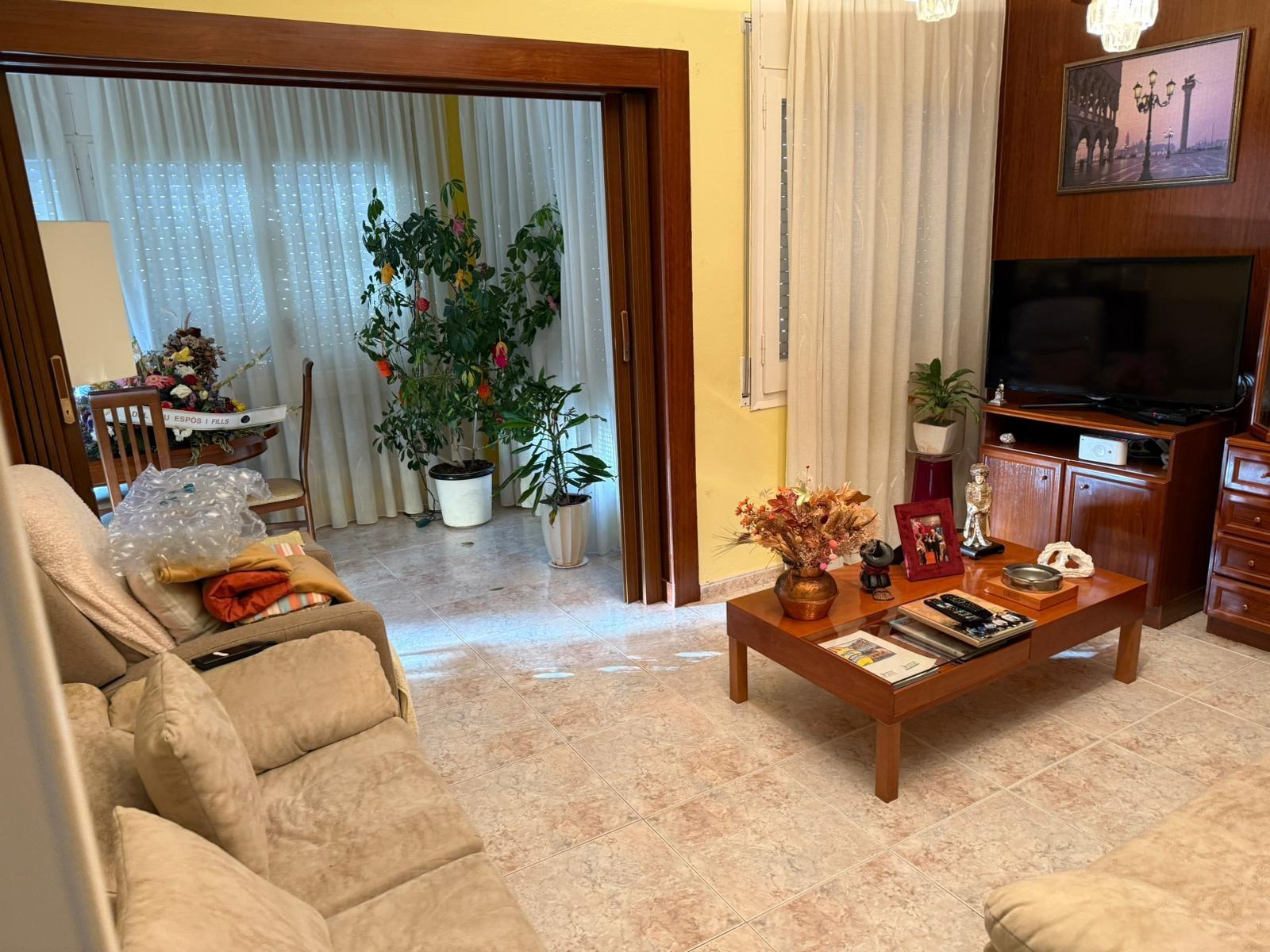 CASA AMB GARATGE I DOS PISOS INDEPENDENTS A SANT MARTÍ DE TOUS! – 9