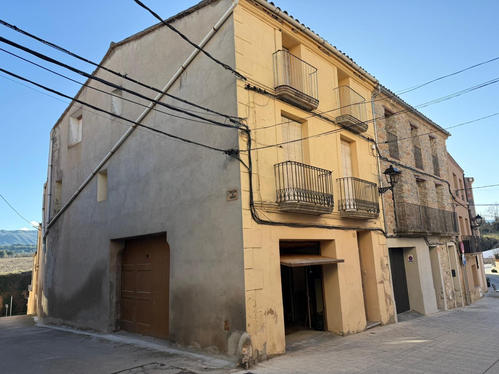 CASA AMB GARATGE I DOS PISOS INDEPENDENTS A SANT MARTÍ DE TOUS! – 1 CASA AMB GARATGE I DOS PISOS INDEPENDENTS A SANT MARTÍ DE TOUS!