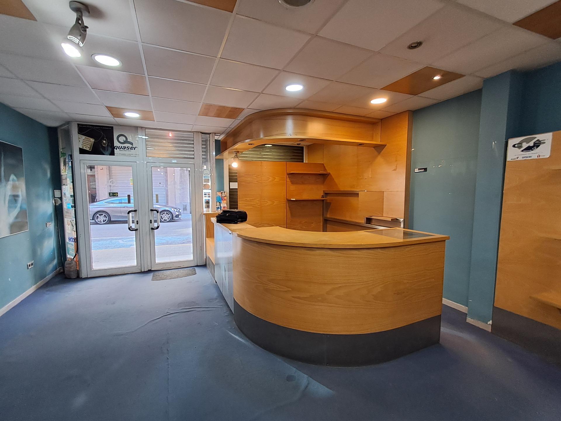 Local comercial en alquiler – 1 Local comercial en alquiler