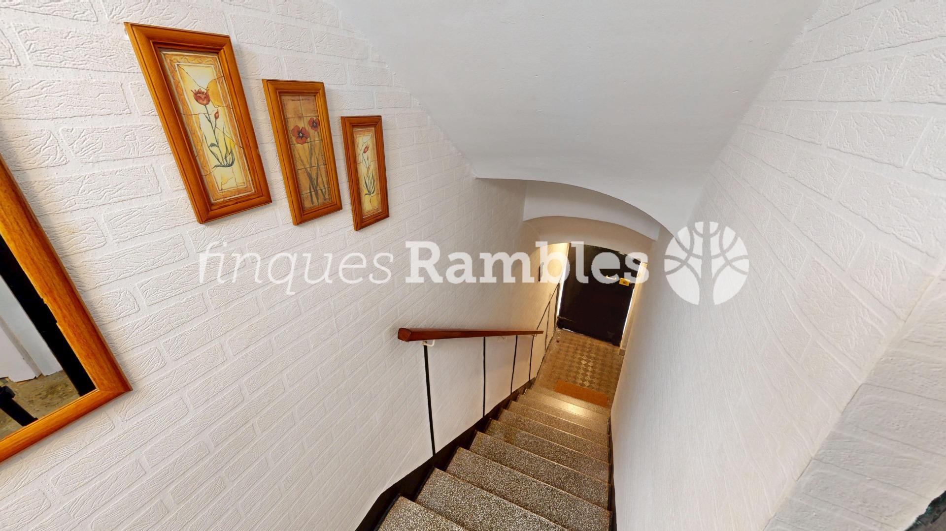 CASA AMB 3 PISOS AL CENTRE D’IGUALADA – 13