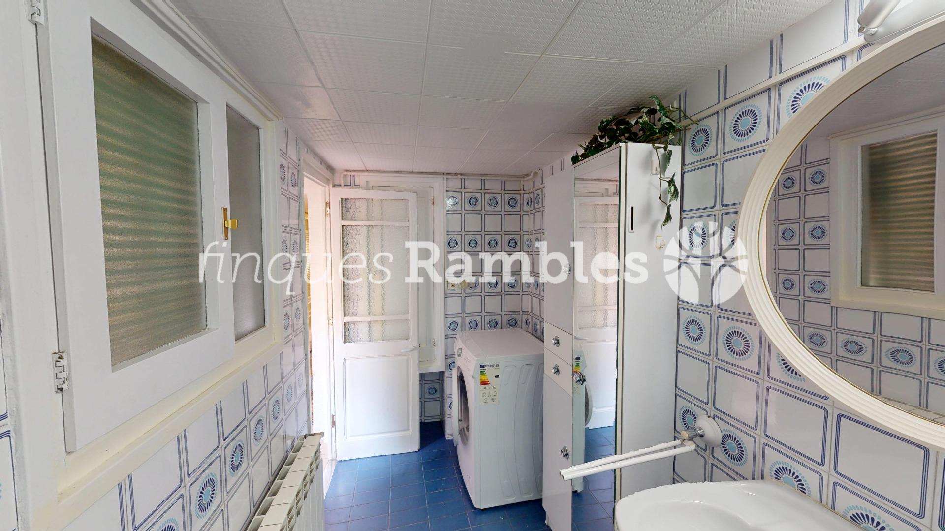 CASA AMB 3 PISOS AL CENTRE D’IGUALADA – 26