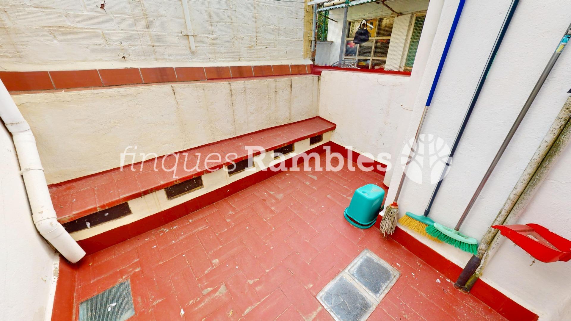 CASA AMB 3 PISOS AL CENTRE D’IGUALADA – 29