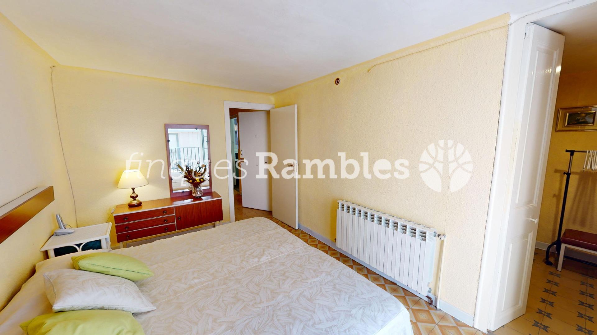 CASA AMB 3 PISOS AL CENTRE D’IGUALADA – 35