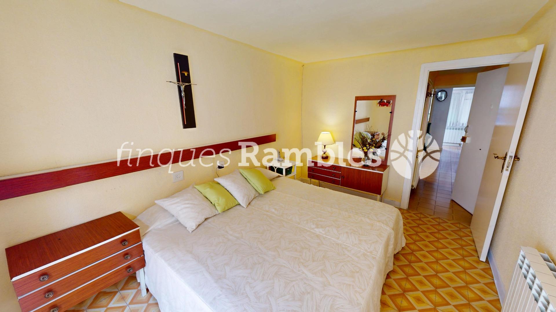 CASA AMB 3 PISOS AL CENTRE D’IGUALADA – 37