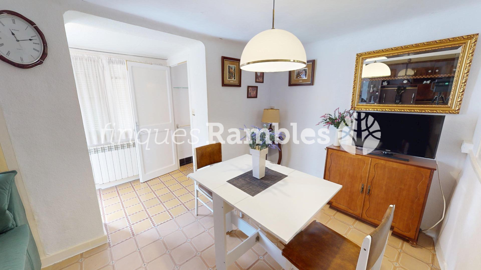 CASA AMB 3 PISOS AL CENTRE D’IGUALADA – 42