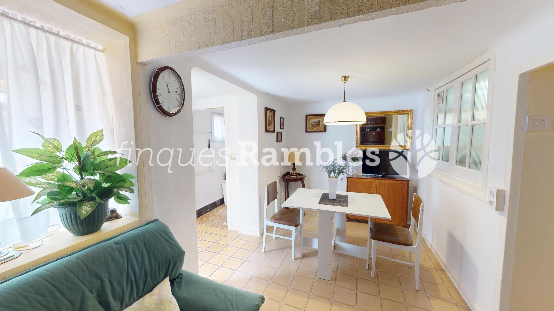 CASA AMB 3 PISOS AL CENTRE D’IGUALADA – 44