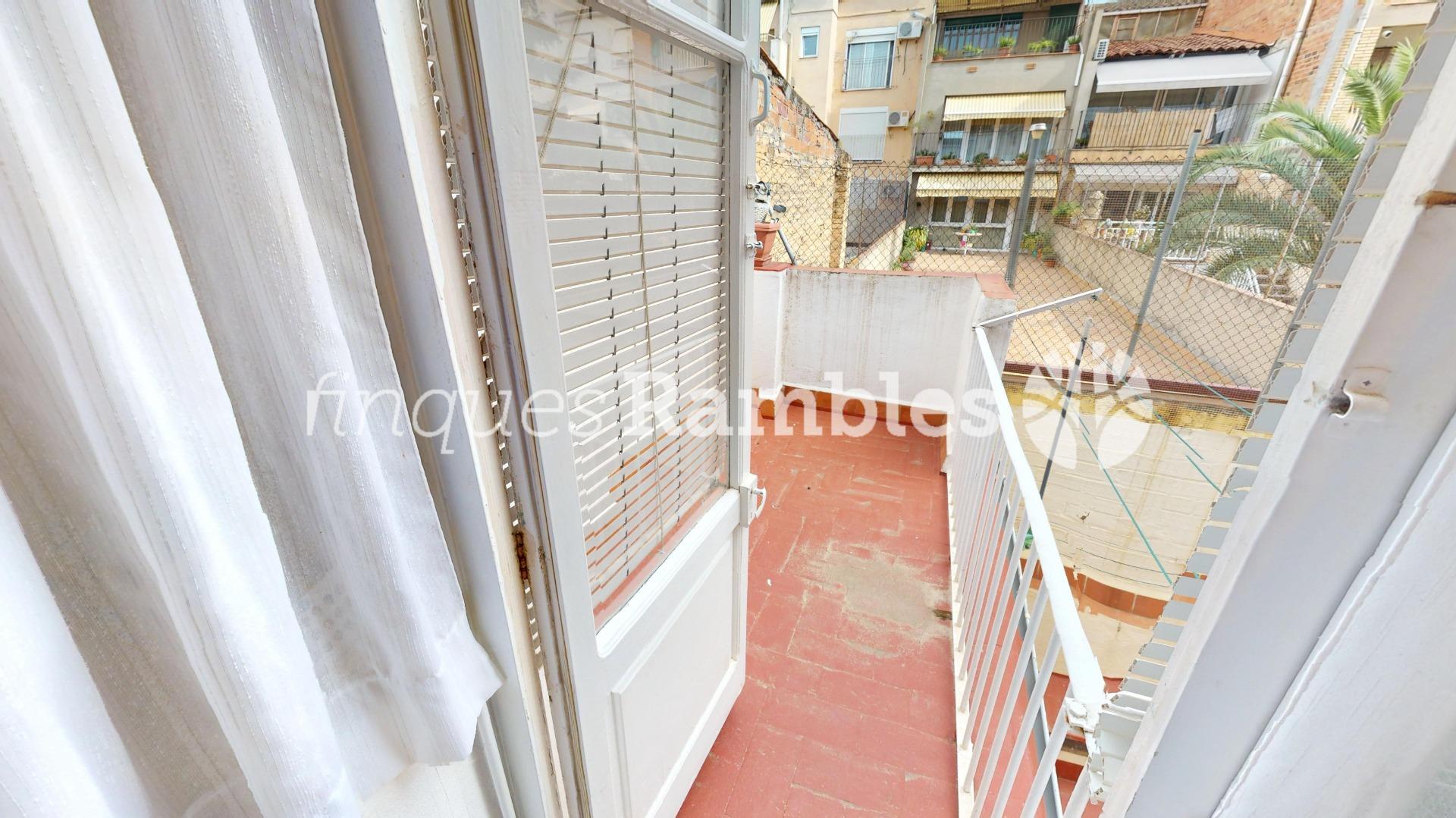 CASA AMB 3 PISOS AL CENTRE D’IGUALADA – 47